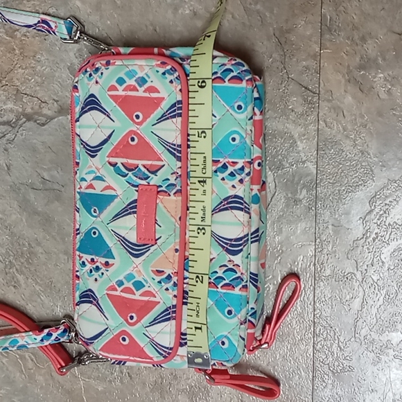 ⚠️ Vera Bradley gone fishing pattern Mini bag - Picture 6 of 9